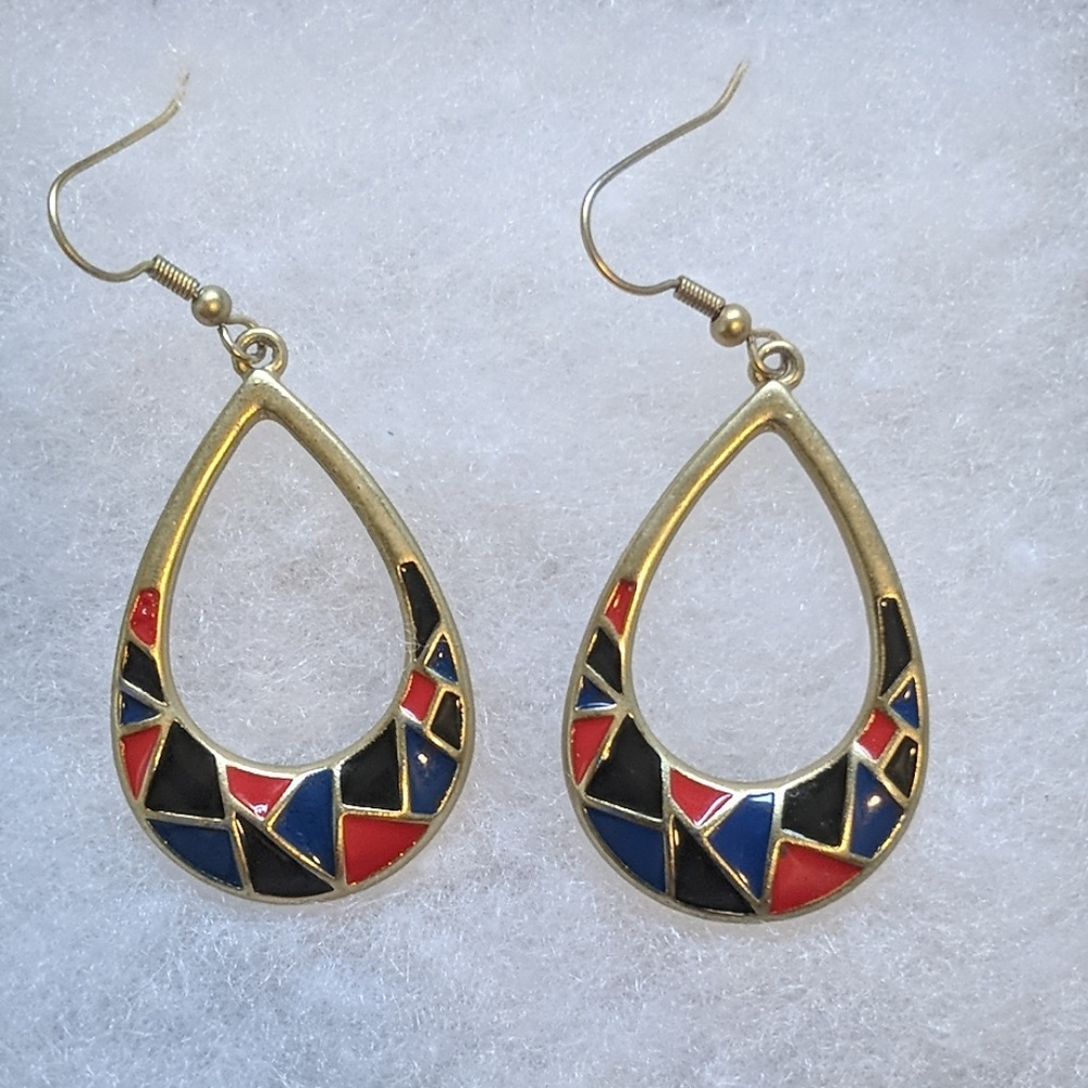 Gold teardrop earrings